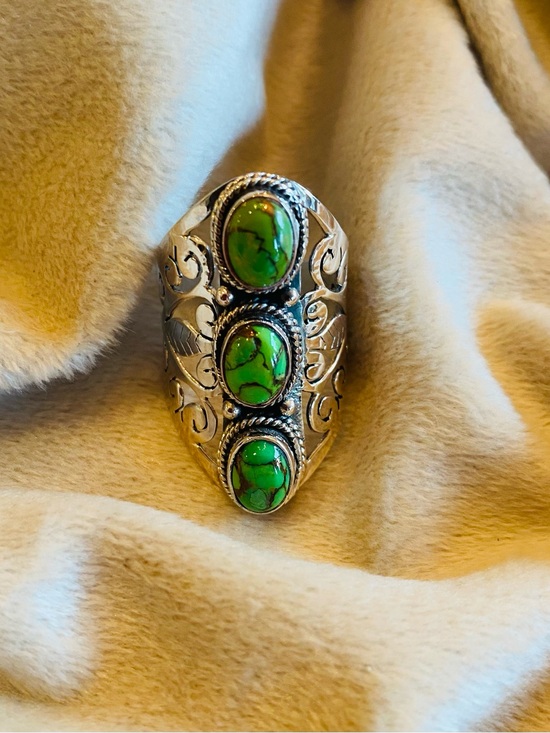 Jewelry - Sterling Silver Triple Green Turquoise Statement Ring